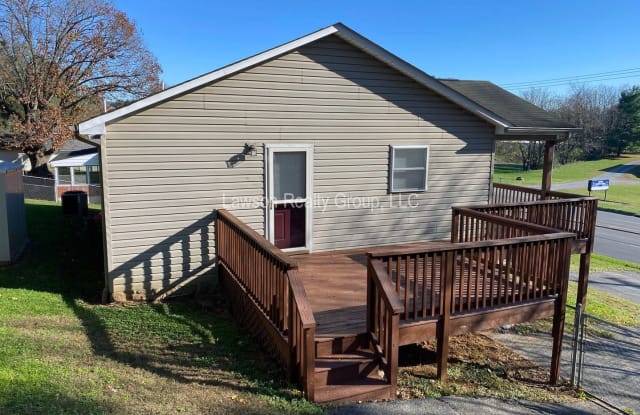 1020 E Washington Ave. - 1020 Washington Avenue, Vinton, VA 24179