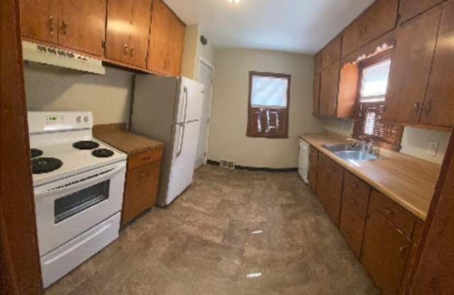 1257 12th Street North - 1257 12th Street North, Fargo, ND 58102