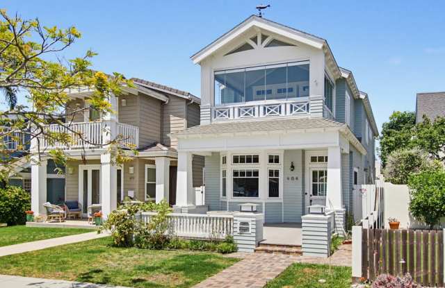 464 C Avenue Gallery 2