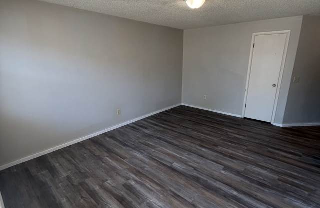 1124 South Glenn Street - 3 Gallery 2