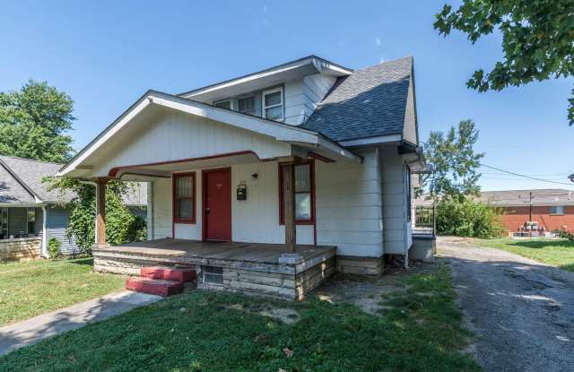 4 Beds 2 Baths near IU Memorial Stadium Gallery 2
