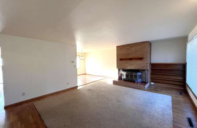 Classic Home located near Elizabeth park and in the Columbia Neighborhood Gallery 4