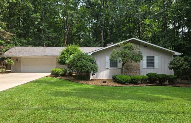 3 bedroom / 2 bath in Fairfield Glade  Available for a one year lease. photos photos