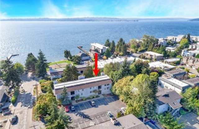 Stunning 2 Bed 2 Bath View Condo in Downtown Kirkland photos photos