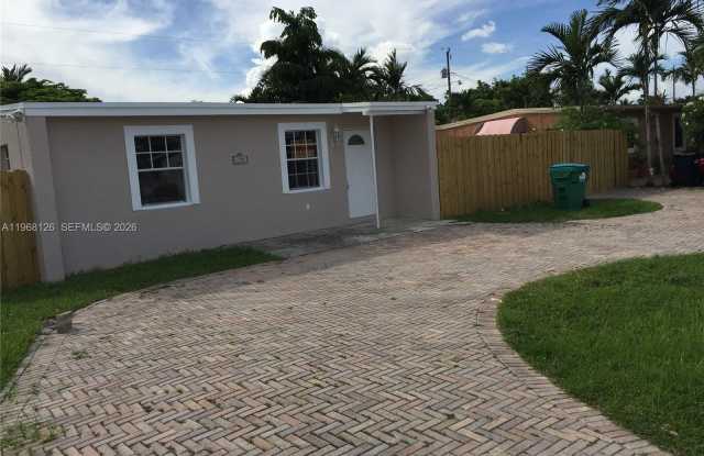 4700 SW 97th Ave photos photos