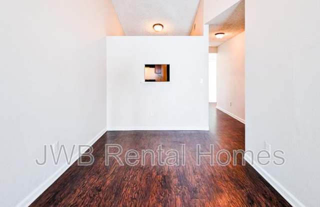 1406 Ellis Trace Dr W Gallery 4