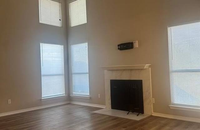 913 Boxwood Drive Gallery 3