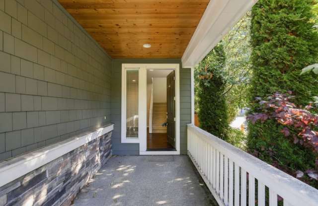 4Bd/2.5Ba Bothell Home Gallery 3