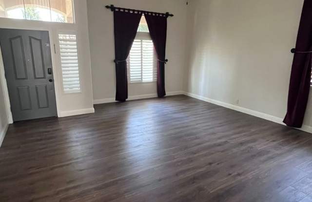 4 BEDROOM TROPICAL OASIS IN W. ROSEVILLE WITH POOL!! Gallery 4