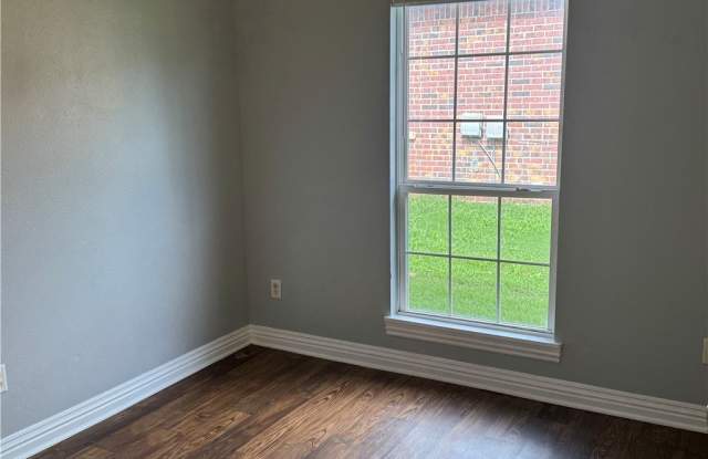 860 Mockingbird Lane Gallery 4