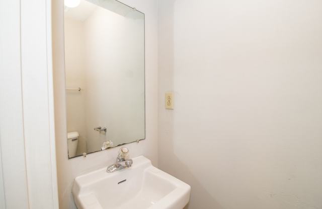 371-2 Peabody Drive Gallery 3