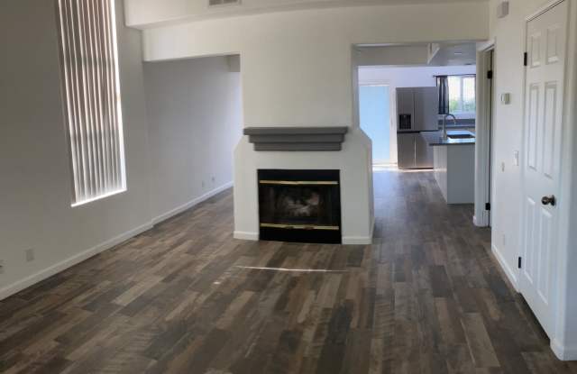7010 Oak Glenn Ct Gallery 3