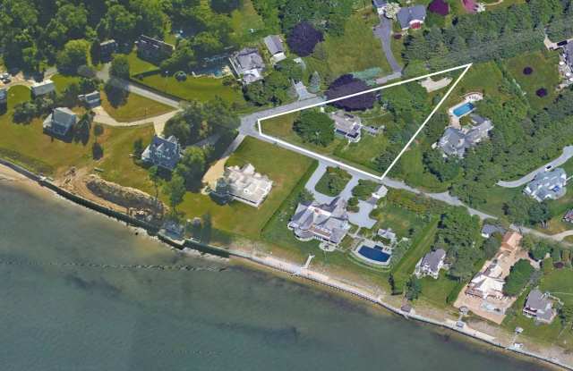 42 Peconic Avenue Gallery 3