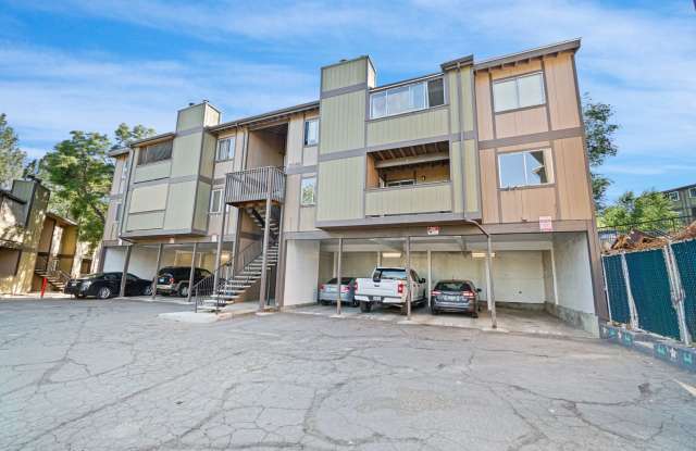 Cute 2 bedroom, 2 bath Condo for rent in Reno, $1650 a month, water, sewer and trash included photos photos