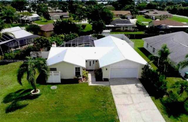 2515 SE Petit Ln photos photos