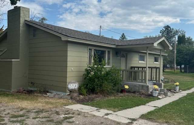 Remodeled 4 bedroom home in Target Range photos photos
