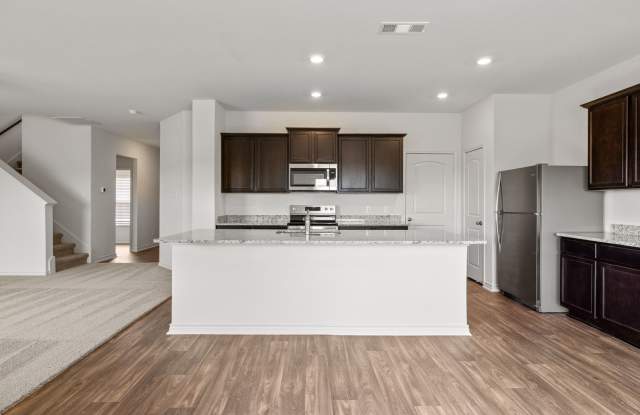 Spacious 4BR Home with HUGE Private Backyard in Homestead Estates – Minutes from Austin Gallery 3