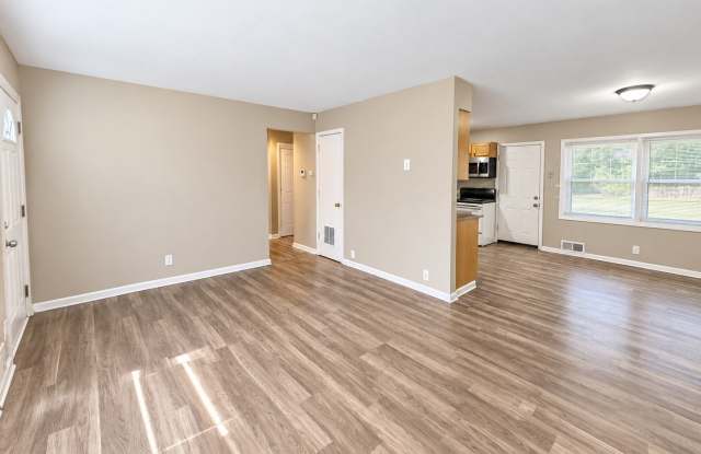 Cozy 3-Bedroom Home with 1-Car Garage Gallery 4