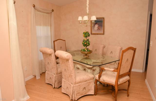 160 CROSSROAD LAKES DR Gallery 4