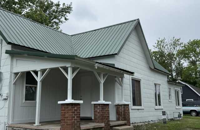 Newly Updated Home w/ Modern Floors + Spacious Layout – Must See! - 626 East Ashland Street, Nevada, MO 64772