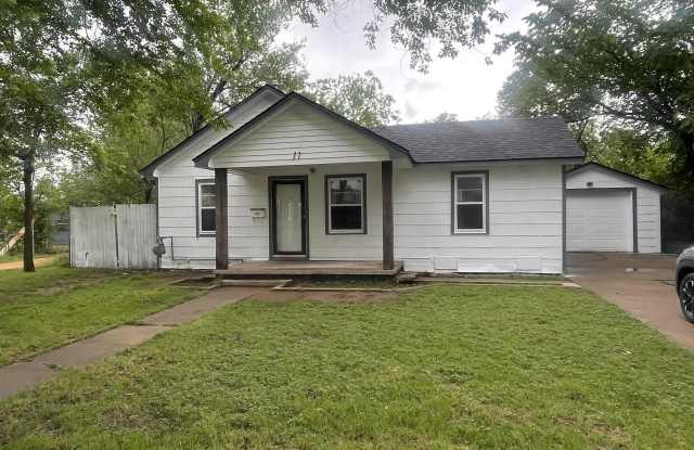 11 N Howard St - 11 North Howard Street, Edmond, OK 73003