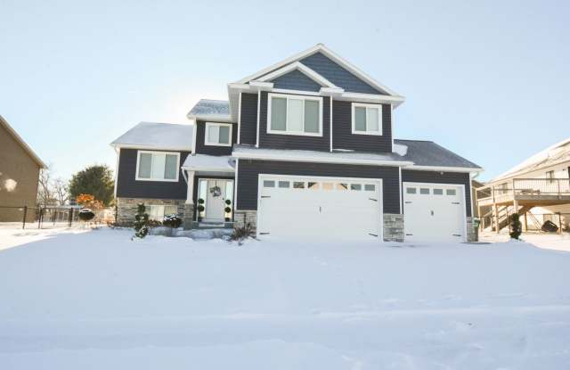 5 Bed | 3 Bath | Luxury Living at Its Finest - 886 Portsmith Drive Northwest, Rochester, MN 55901