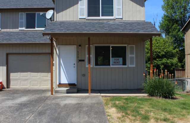 3 bedroom, 2 1/2 bath home in quiet Scappoose neighborhood near parks photos photos