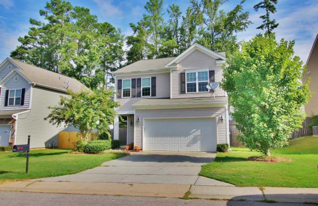 3 Bedroom/2.5 Bath Home with Fenced-in Back Yard! Pet Friendly photos photos
