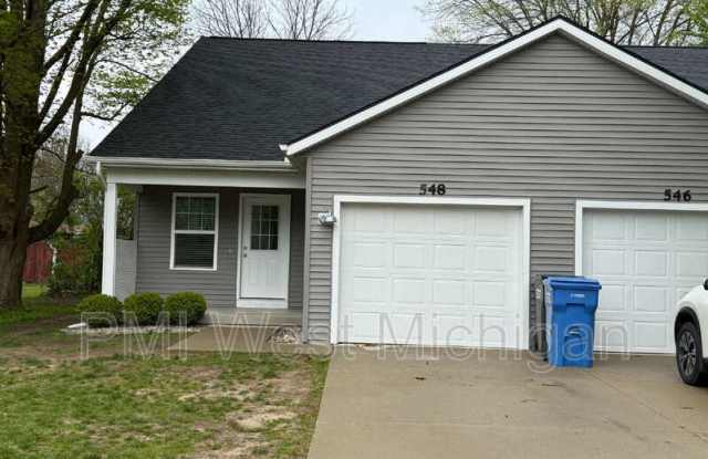 548 W Elm St photos photos
