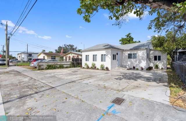 865 SE 12th St photos photos