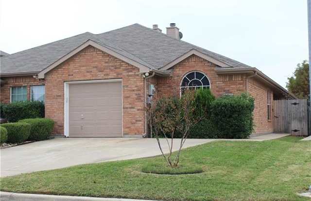 5616 Blackmon Court - 5616 Blackmon Court, Fort Worth, TX 76137