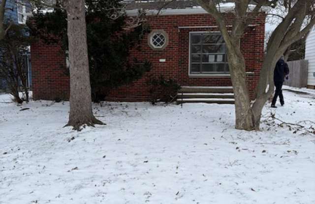 Charming 6-Bedroom Property in Prime Location photos photos