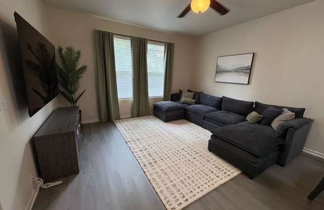 2 Bed 3 Bath Townhome Minutes from Ft. Carson!! Gallery 3