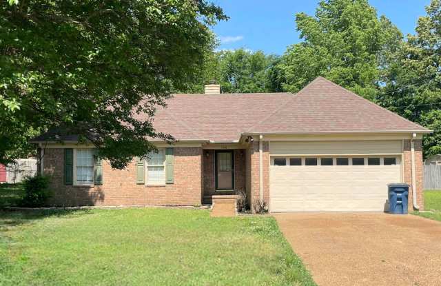 EASTOVER, HARDWOOD FLOORS, DESOTO CENTRAL SCHOOLS! photos photos