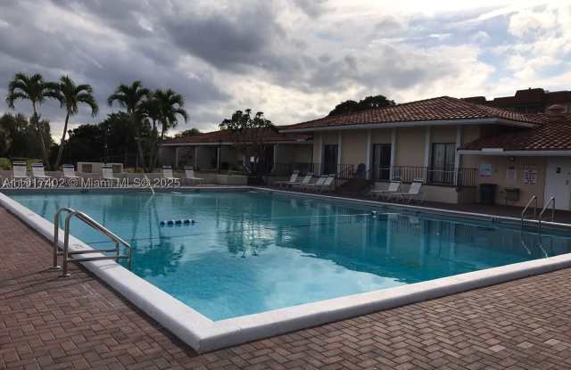 4174 Inverrary Dr Gallery 2