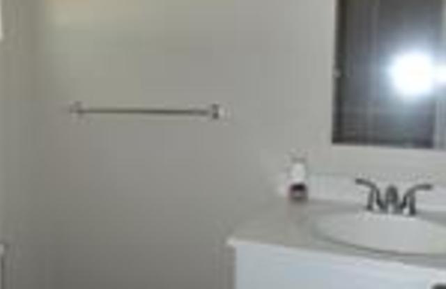 203 Alexander Avenue Gallery 3