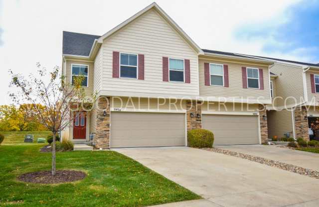 End-Unit Townhome | Waukee Schools | 2-Car Garage Gallery 1