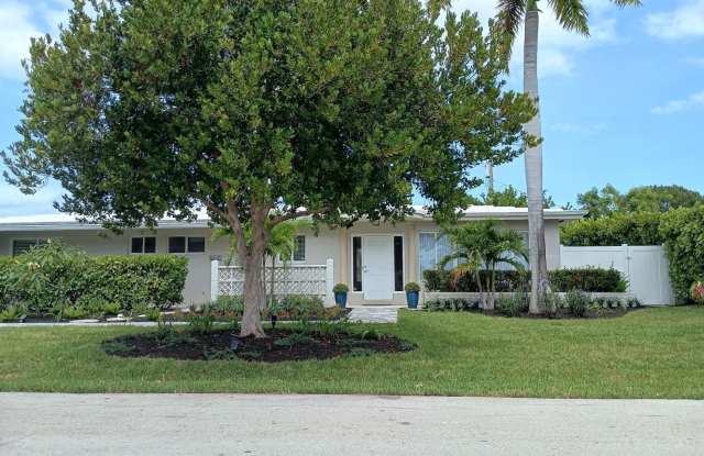 4454 W Tradewinds Avenue W photos photos