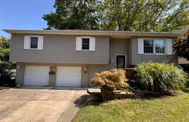 552 N Country Club Rd. 4 bdrm. 2.5 bath Bi Level photos photos 552 N Country Club Rd. 4 bdrm. 2.5 bath Bi Level photos photos