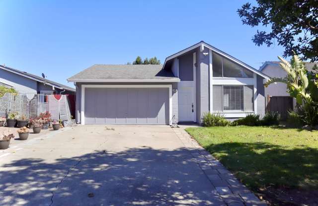 Homey 3-Bedroom 2-Bathroom Home for Rent - Brookvale Neighborhood! - 3690 Alder Avenue, Fremont, CA 94536