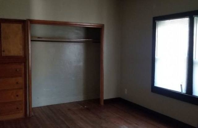 856 Dearborn Gallery 3