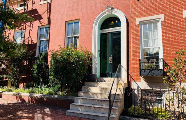 1528 HOLLINS STREET Gallery 2
