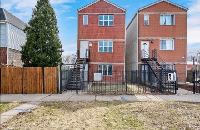 Spacious 3BR Duplex in Chicago photos photos Spacious 3BR Duplex in Chicago photos photos
