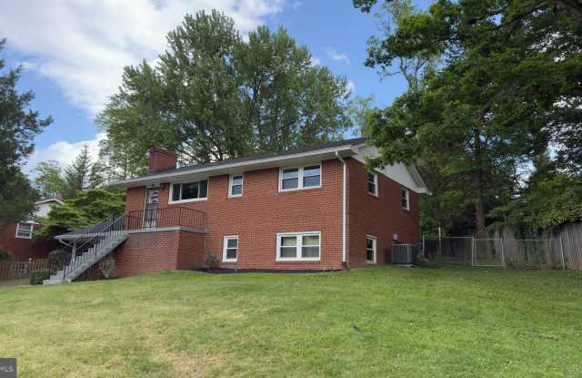 556 ORCHARD Street NW photos photos