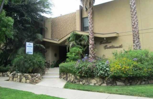 5167 Yarmouth Avenue Gallery 2