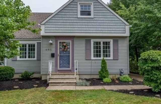 495 Parkside Drive Gallery 1