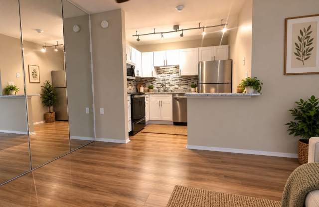 1 Bedroom Condo with Pool and Private Entry Gallery 3