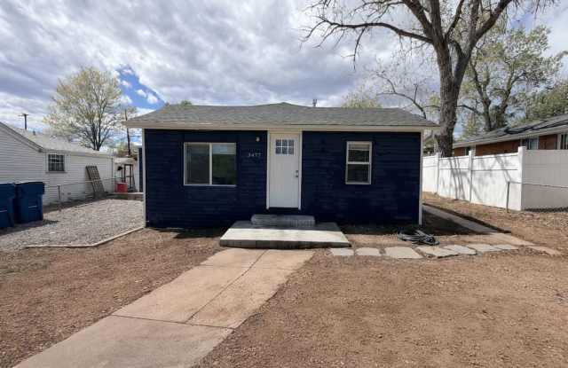 For Rent – Renovated 3 Bedroom Bungalow in Englewood photos photos