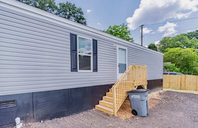 923 W. Lee Road photos photos