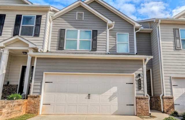 Ready for August Move-in | Well-maintained 3 bedroom 2.5 Townhouse | The Reserve @ Oak Station photos photos